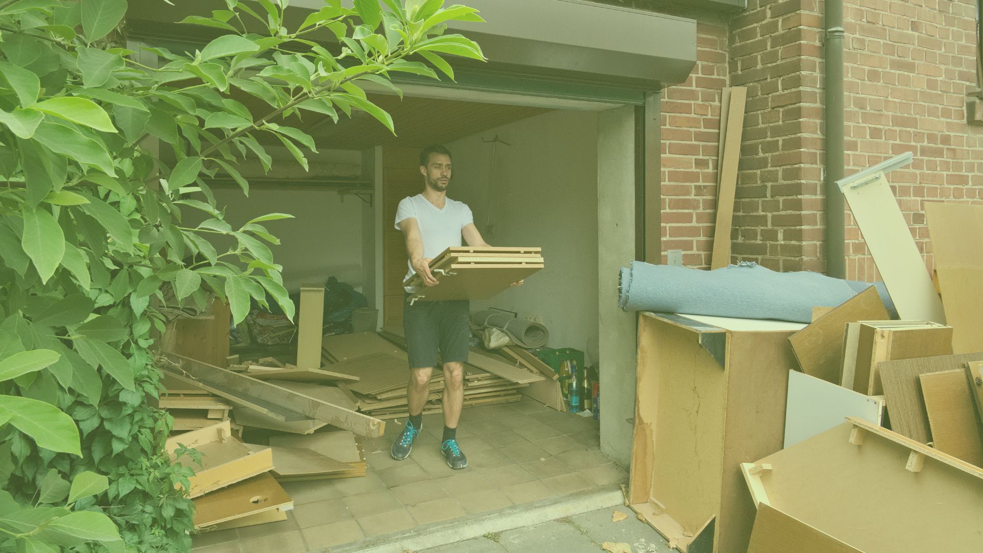 Moving Out? Clearview Cleaning and Organizing Has Your Clean Covered in Lakewood maid service packing boxes